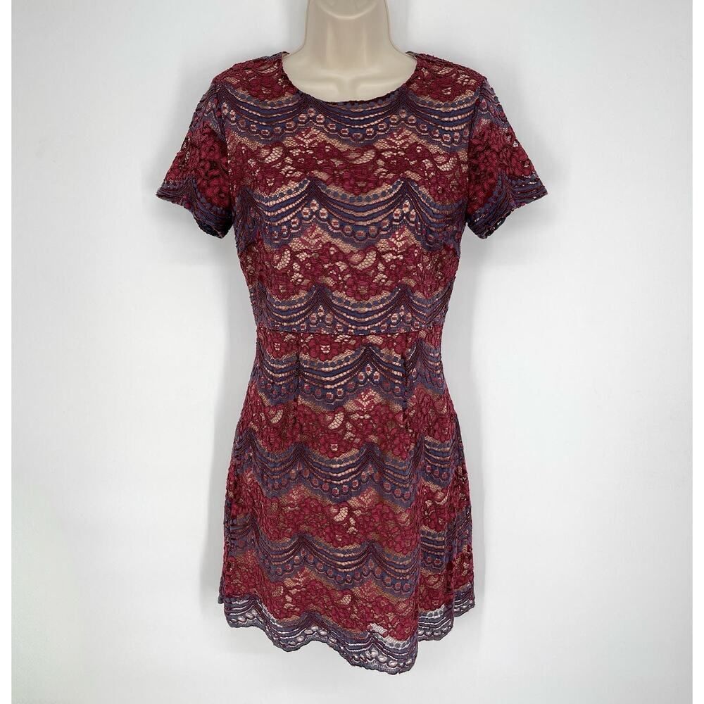 Soprano A-Line Lace Overlay Dress Sz 0 Burgundy Navy Scallop Hem Short Sleeve